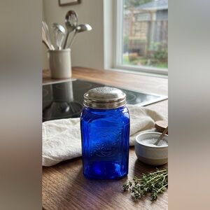 ✨ Stunning Vintage Cobalt Blue Glass Salt Shaker ✨